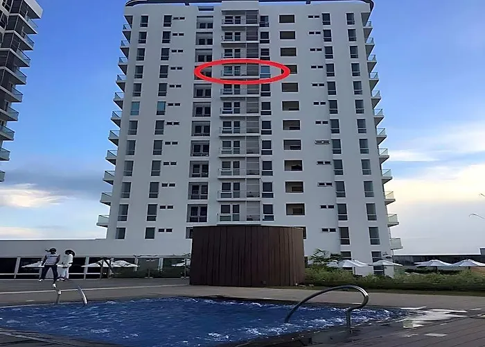 Отель Mactan Newtown Executive Себу